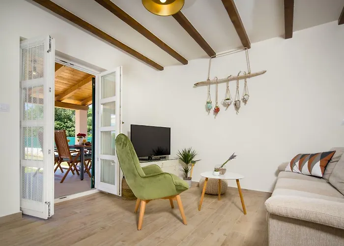 House Jozefina With Pool Appartement