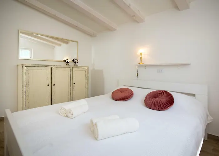 House Jozefina With Pool